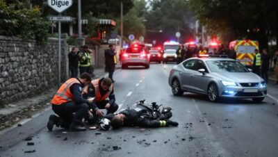 un grave accident s'est produit près de nantes impliquant un motard et une voiture. le motard est en état critique après la collision. suivez les détails de cet incident.
